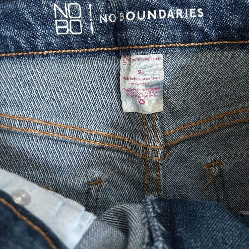 No Boundaries Blue Denim High-rise Destructed Mom Jeans(Size 9) - Picture 9 of 9